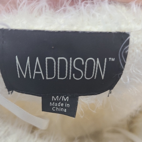 Maddison Womens Medium Fuzzy Sweater Ivory Black L'Amour Crew Neck Long Sleeve. - Picture 3 of 4